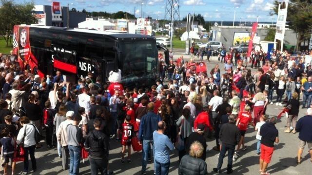 Football à Dinan Les joueurs du Stade rennais sont arrivés à Léhon