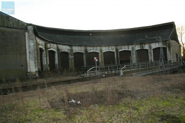 Sarthe La Rotonde Ferroviaire De Montabon D Cor Dun Clip De Metal