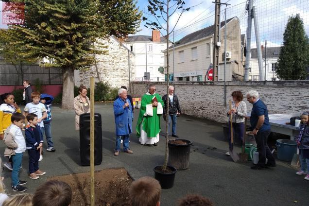 Angers Lécole Sainte Bernadette a fêté ses 110 ans Angers maville