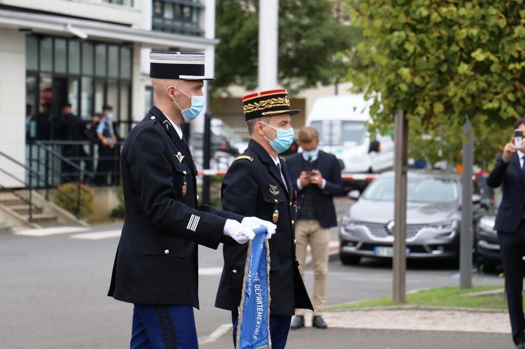 Le Plus Jeune Colonel De France Officiellement Install La T Te Des