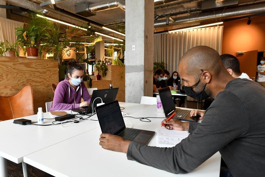 Un employeur peut il imposer le masque en tissu à ses salariés au lieu