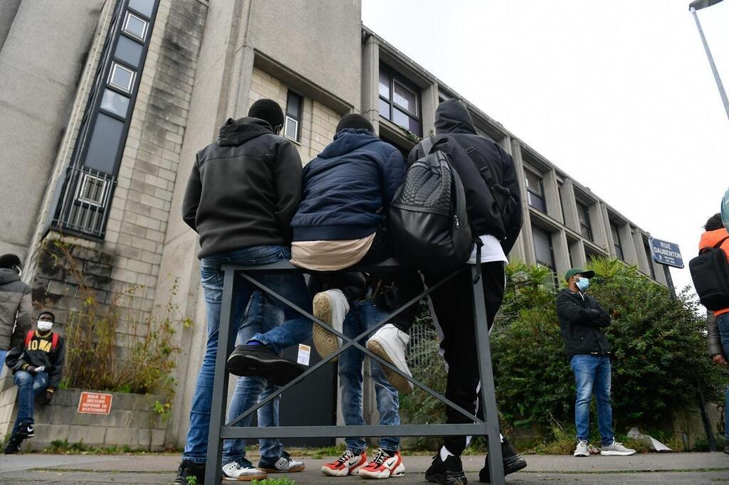 En Images Nantes Une Centaine De Migrants Ont Trouv Refuge Dans Un