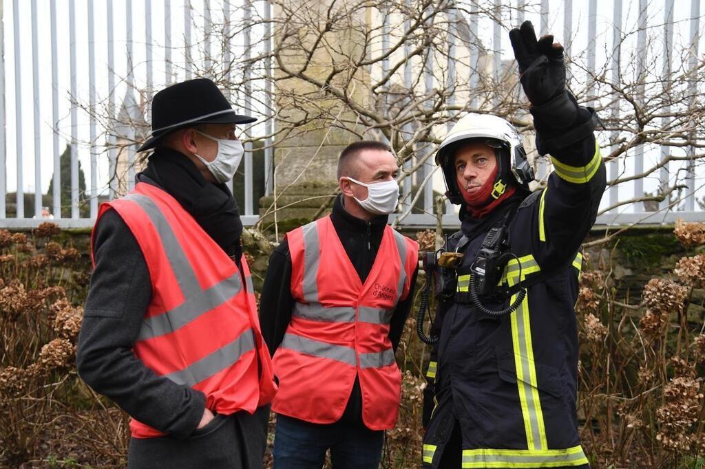 Photos Et Vid Os Man Uvre Au Ch Teau Dangers Les Sapeurs Pompiers