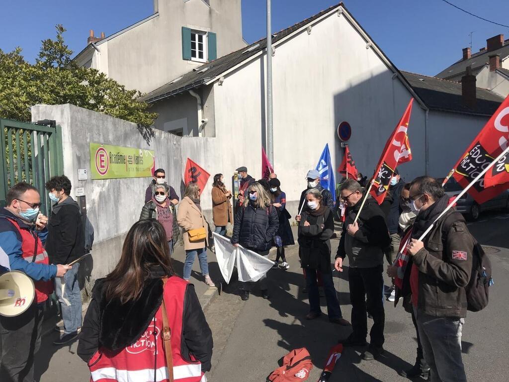 Handicap à lécole le personnel réclame un vrai salaire Nantes