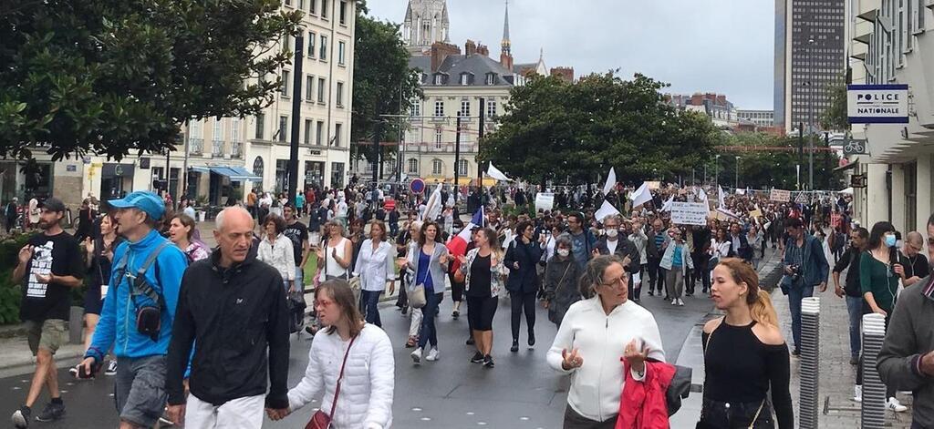 Nantes Environ Manifestants Contre Lextension Du Passe