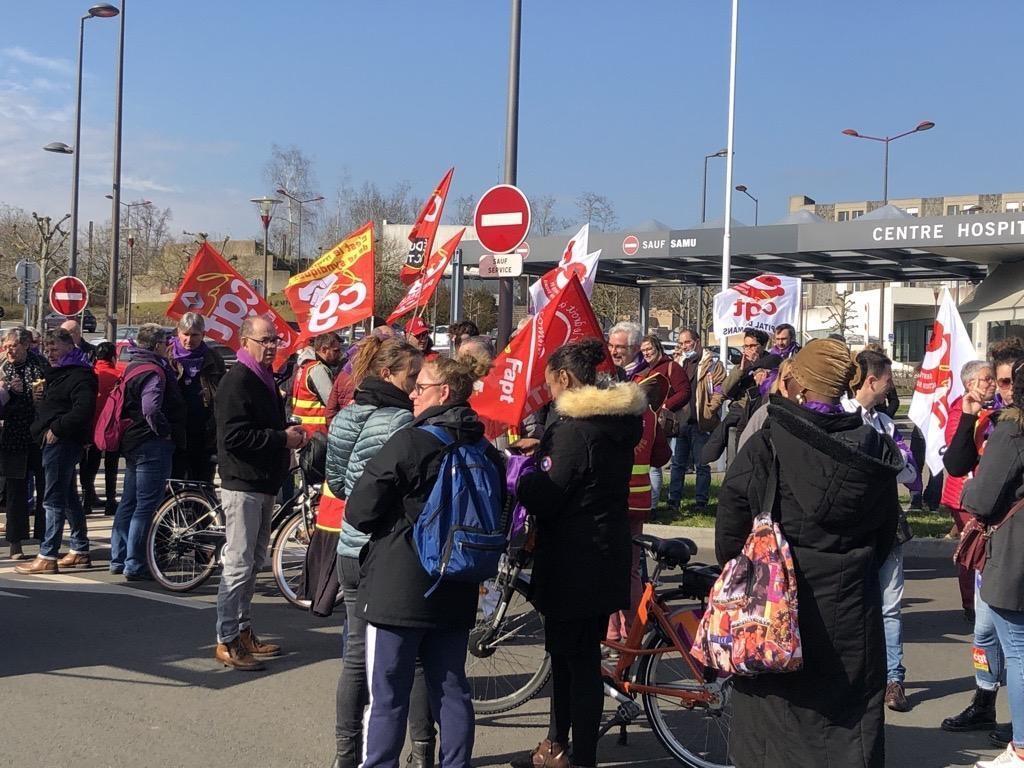 Le Mans Grève féministe 200 personnes défilent pour la journée des