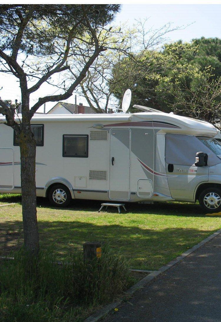 Le Pouliguen Un Totem De P Age Lentr E De Laire Des Camping Cars