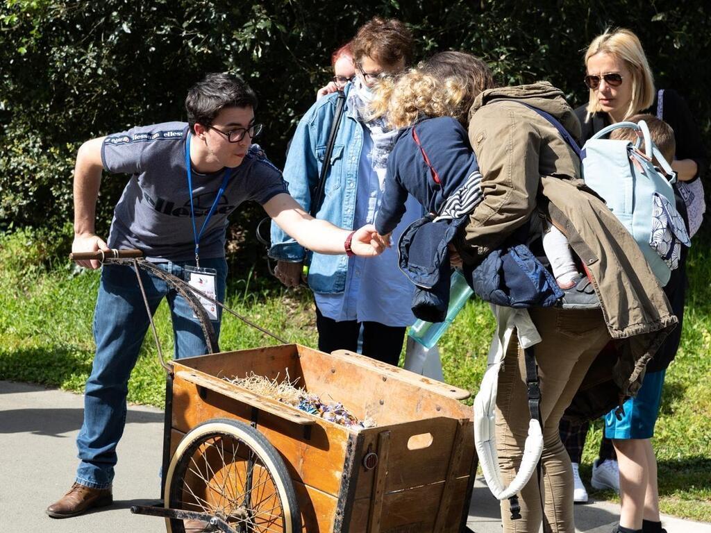 Angers La Chasse Aux Ufs Solidaire Du Secours Populaire Attire Plus