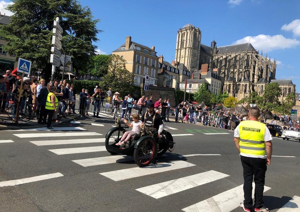 En Images Revivez Les Deux Et Cinq Litres Du Mans Le Mans Maville