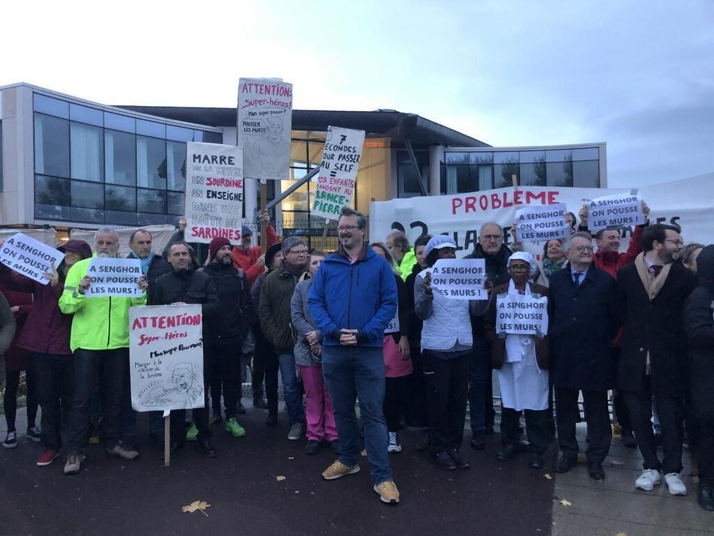 Mobilisation au collège Léopold Sédar Senghor dIfs pour dénoncer une