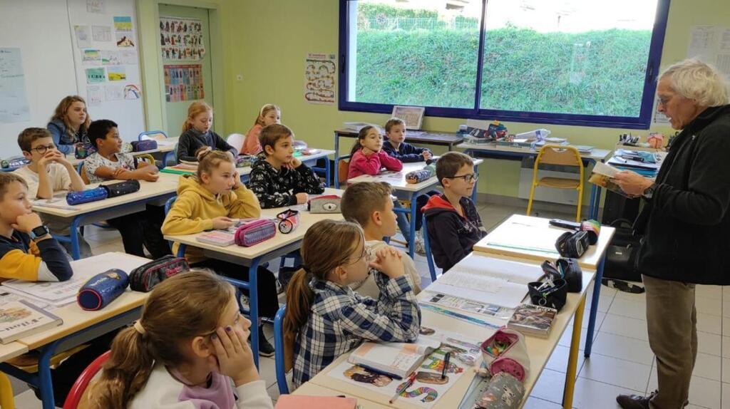 Saint Sauveur Des Landes Les Coliers Initi S La Po Sie Avec Marc