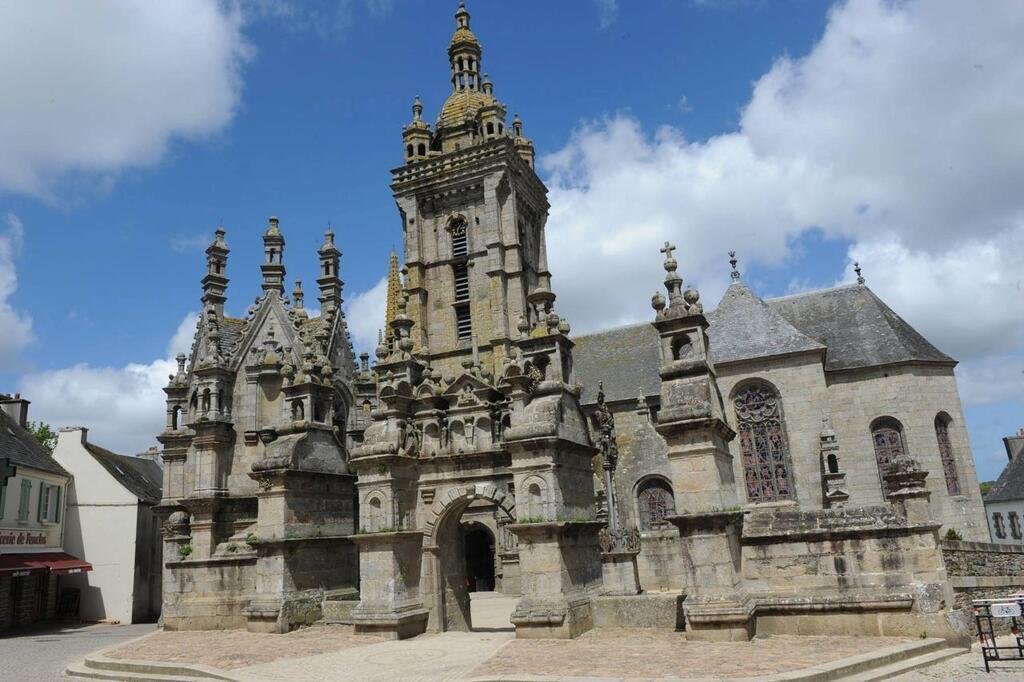 Saint Thégonnec Loc Éguiner Qui était le saint qui a donné son nom à