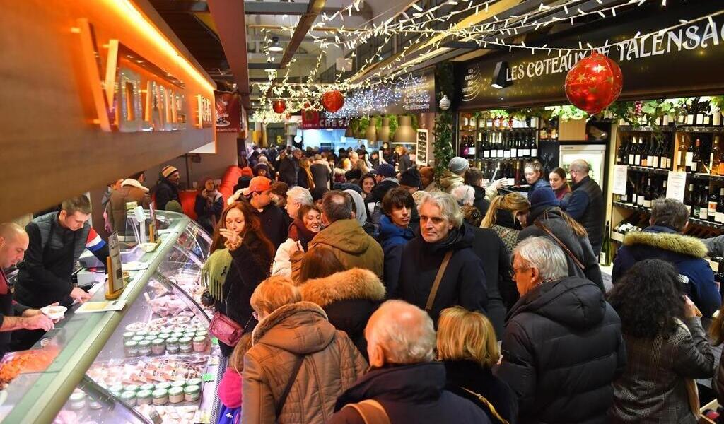 EN IMAGES Carton plein pour la nocturne au marché de Talensac à Nantes