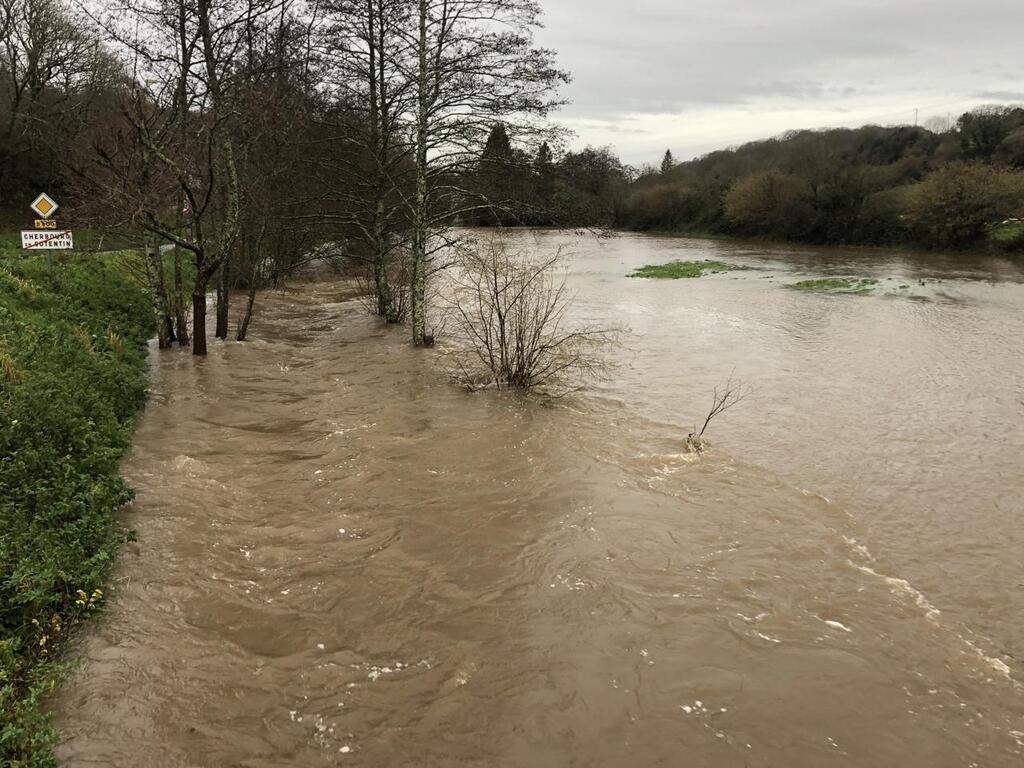 EN IMAGES Inondations leau monte à Cherbourg le spectre de 2010