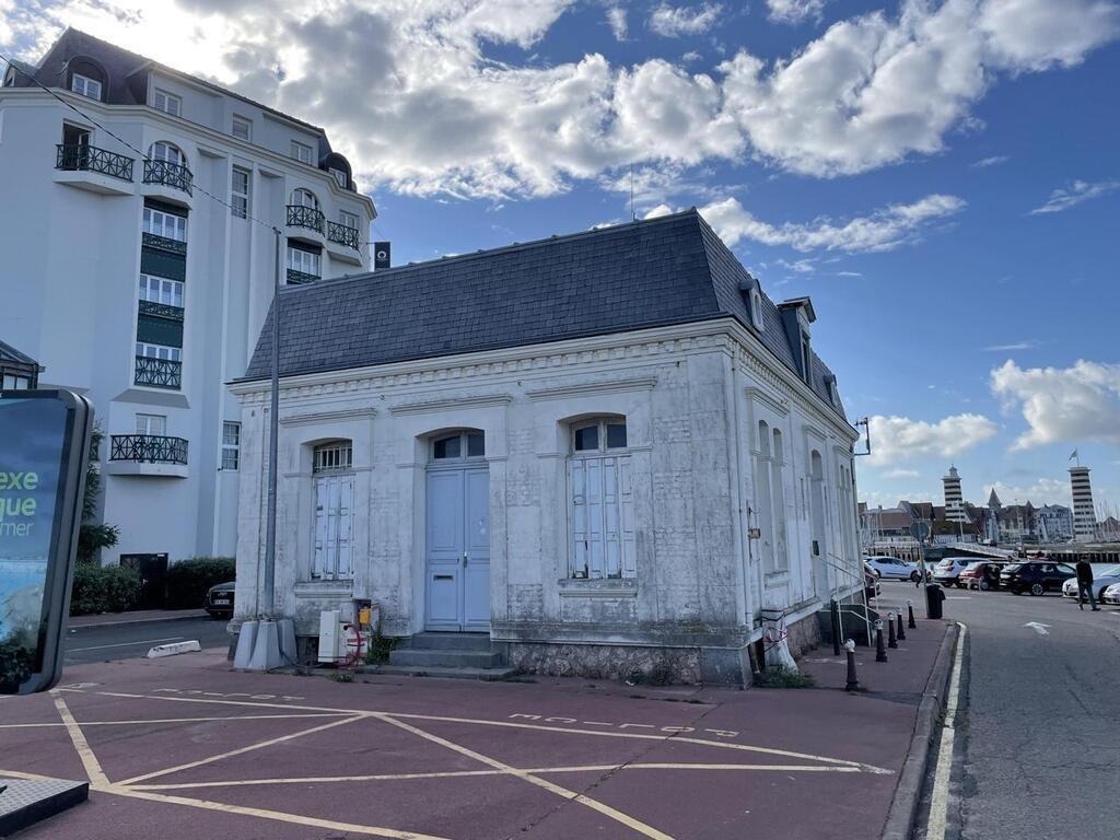 Palais Des Sports Prison A Rogare Le Calvados Va Se Doter De