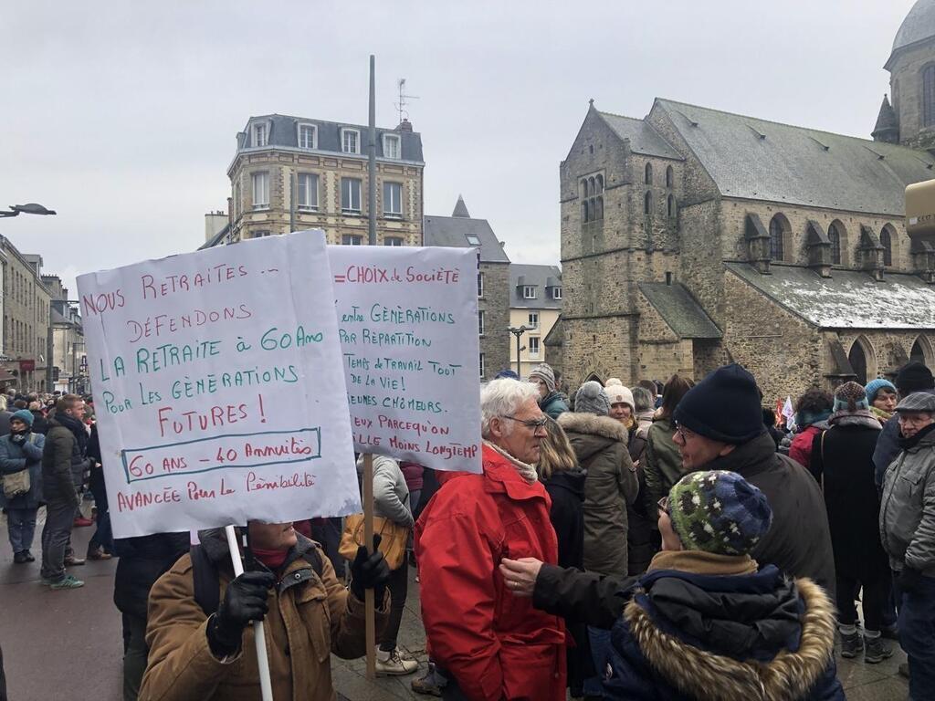 Réforme des retraites À Coutances 1 500 personnes ont manifesté