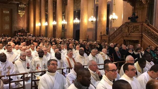 La cathédrale de Rennes bondée pour lordination du nouvel évêque