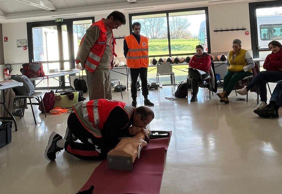 Plougonver Dix stagiaires formés aux premiers secours Guingamp