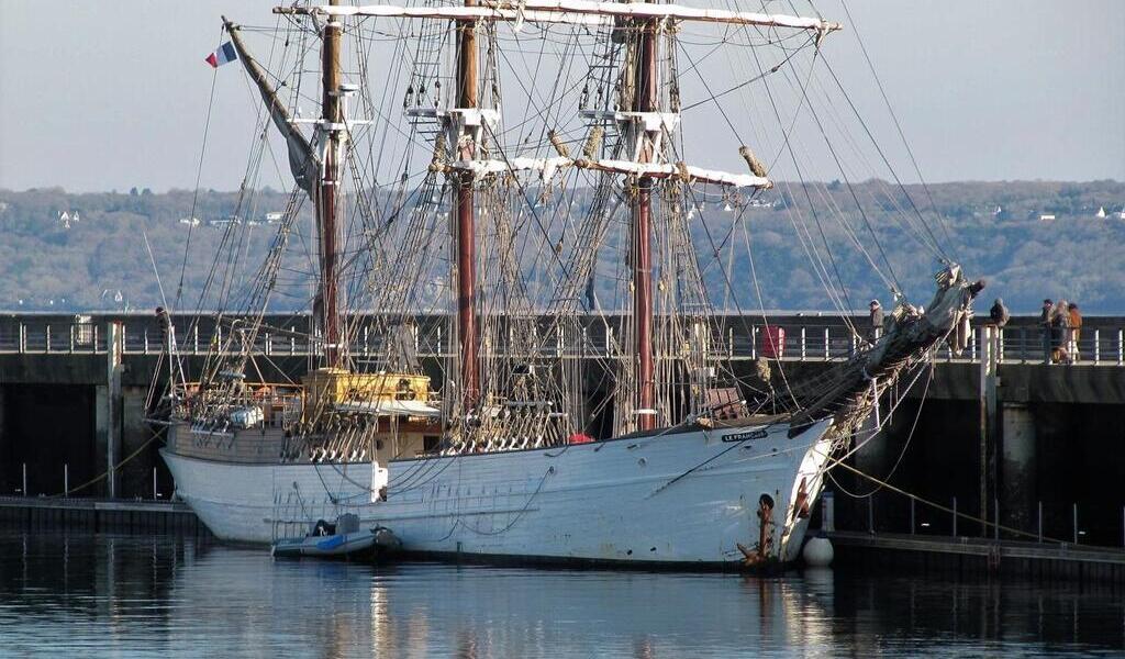 Brest Le Trois M Ts Le Fran Ais La Marina Du Ch Teau Brest