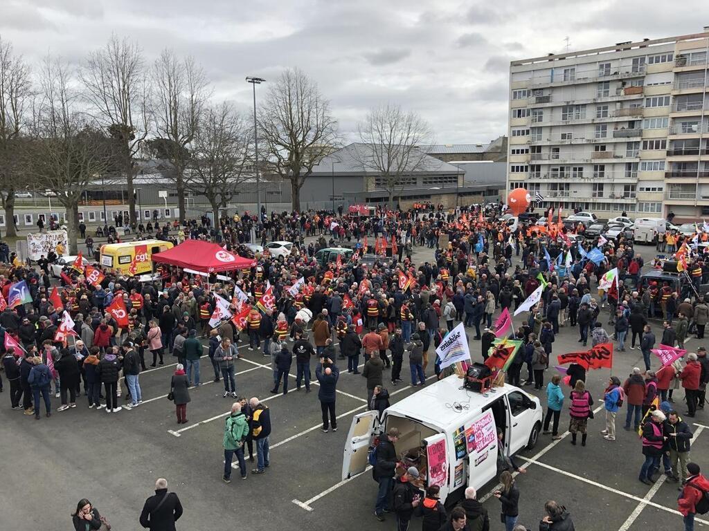 Réforme des retraites À Saint Brieuc les manifestants ont envahi les