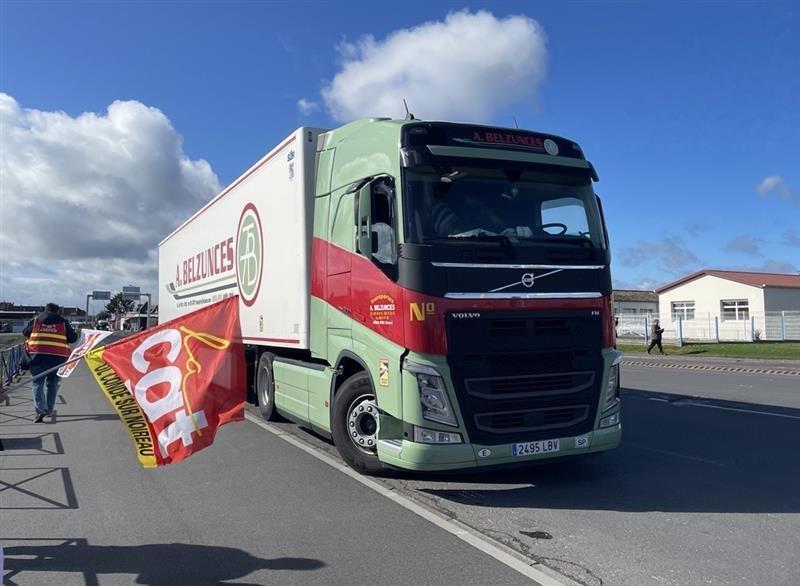 Le Terminal Ferries De Ouistreham Bloqu Par Des Opposants La R Forme