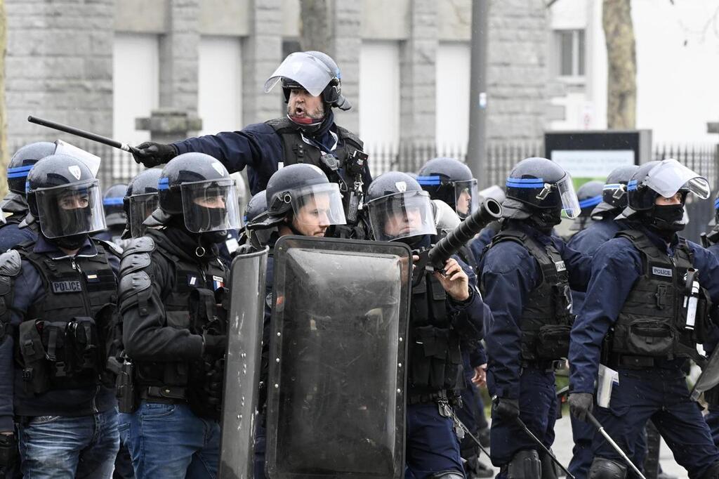 R Forme Des Retraites Sainte Soline Le Maintien De Lordre Est Il