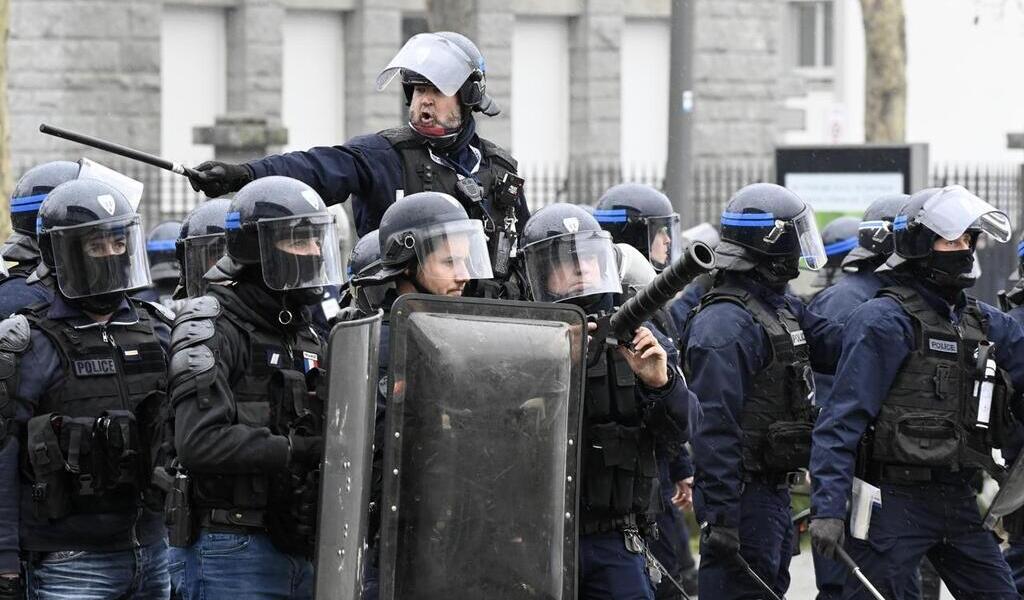 R Forme Des Retraites Sainte Soline Le Maintien De Lordre Est Il