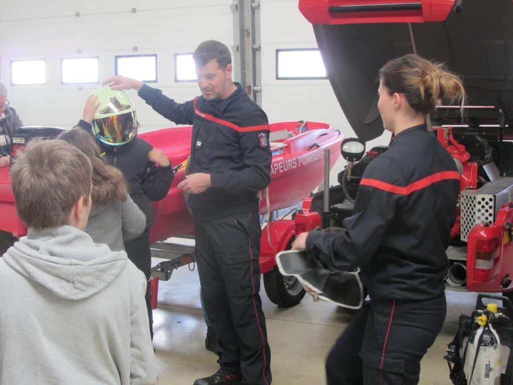 Dans Les Mauges De Jeunes Curieux En Visite Chez Les Pompiers Angers