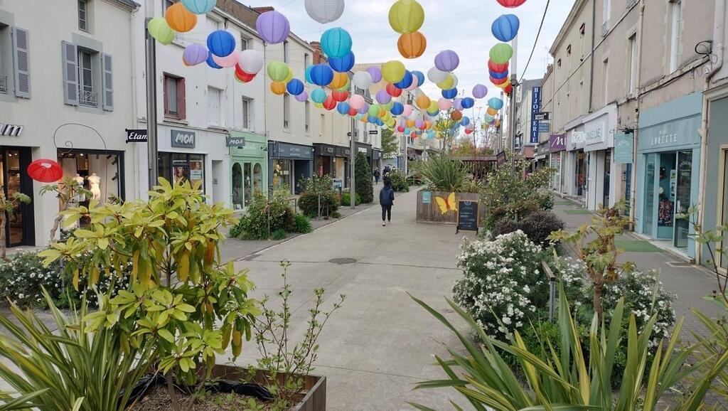 Qui Choisit Les Musiques Qui Passent Dans Les Rues De La Roche Sur Yon