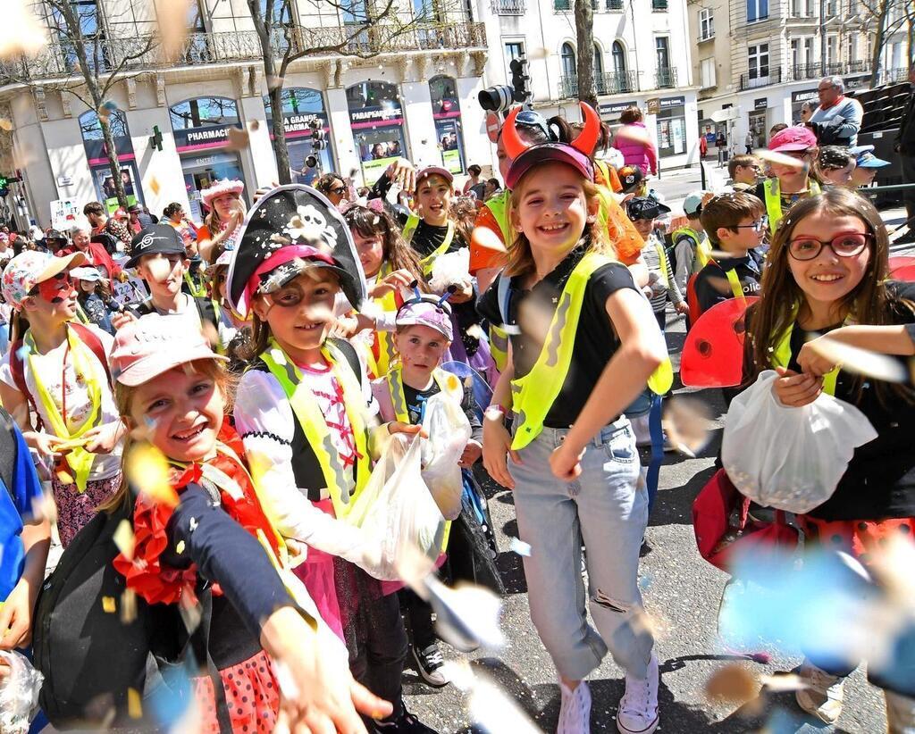 Cholet Pr S Dun Millier De Bambins Ont D Fil Et Dans Au Carnaval