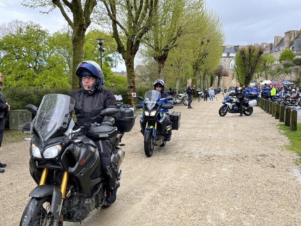 Dinan Avant les beaux jours les motards répètent leurs gammes avec