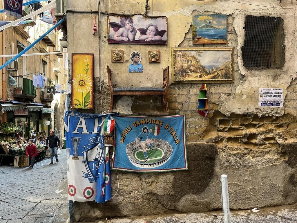 REPORTAGE Ça va être la folie Le cœur de Naples palpite avant le