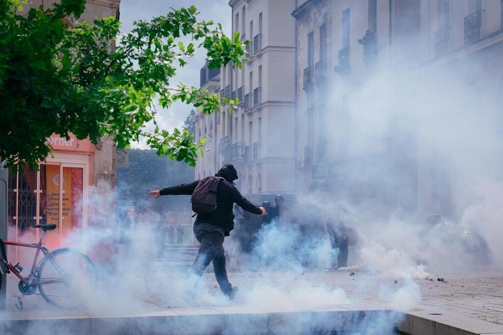 Manifestation du 1er Mai une marée humaine et de rudes affrontements