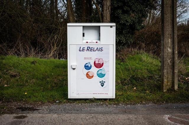 Dans Le Plus Gros Relais De France On Trie Et On Recycle Des