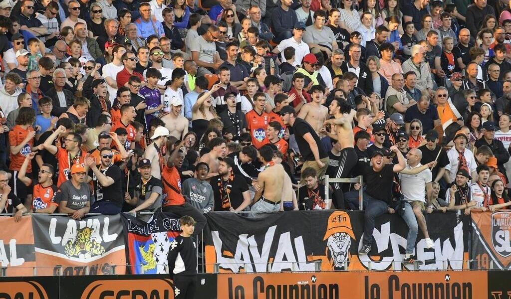 Ligue Stade Lavallois Supporters Tango Amiens Sport