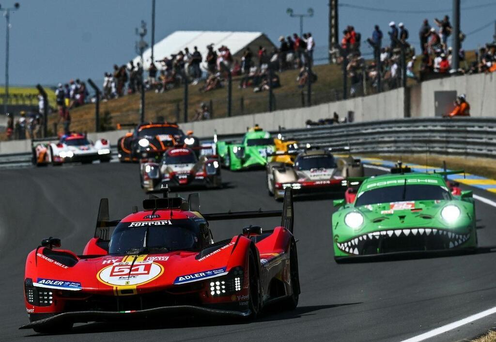 En Images Heures Du Mans Les Premiers Tours Des Engag S