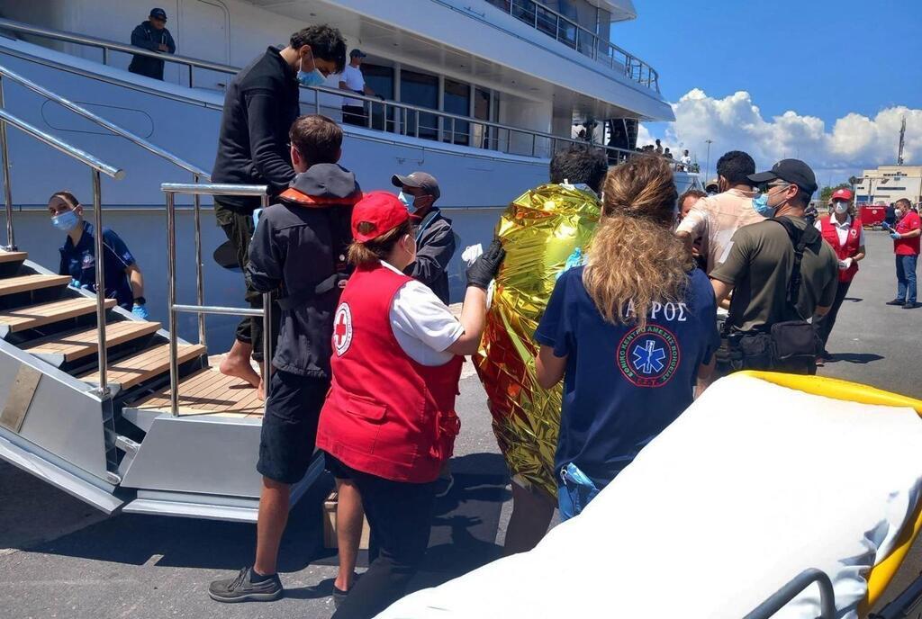 Migrants Au Moins Morts Dans Le Naufrage Dune Embarcation Au