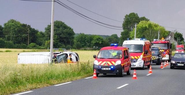 Une Fourgonnette Termine Sa Course Dans Un Champ Dans Le Maine Et Loire