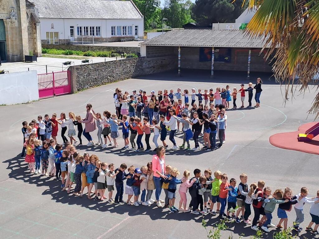 Cette petite école bretonne veut battre le record du monde de file