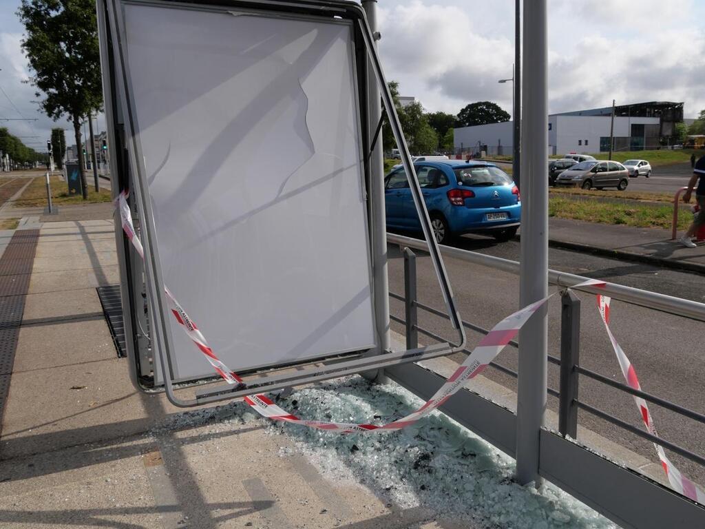 EN IMAGES Après la mort de Nahel le quartier de Pontanézen à Brest