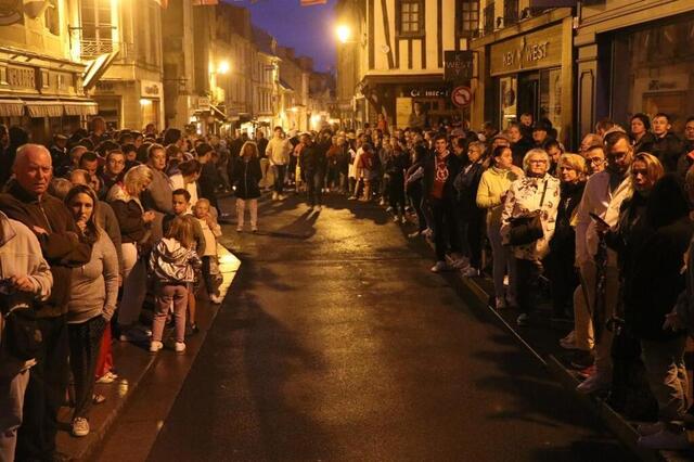 M Di Vales Bayeux La Parade A Rassembl Pr S De Spectateurs