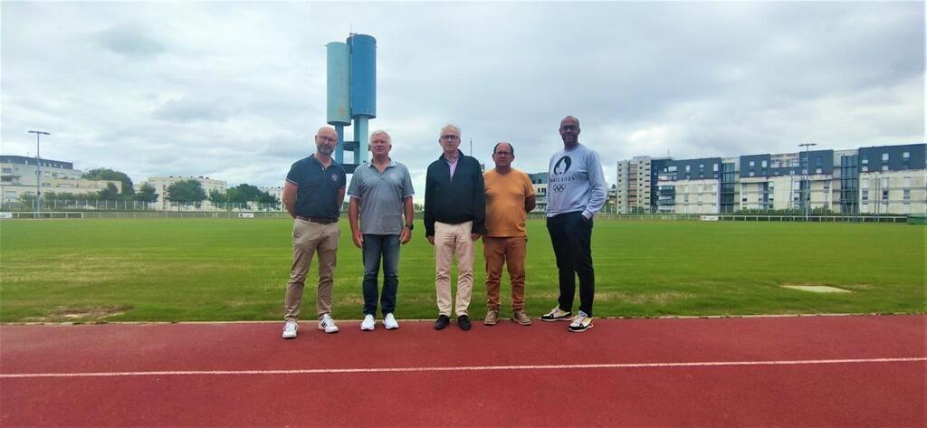 La Pelouse Du Stade Prestavoine Dh Rouville Saint Clair Fait Peau