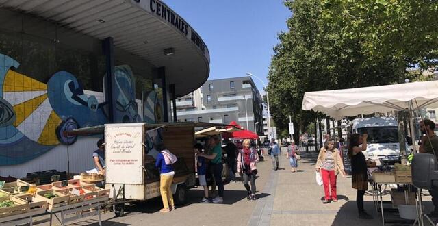 À Lorient le marché bio du mardi délocalisé jusquau 15 août devant