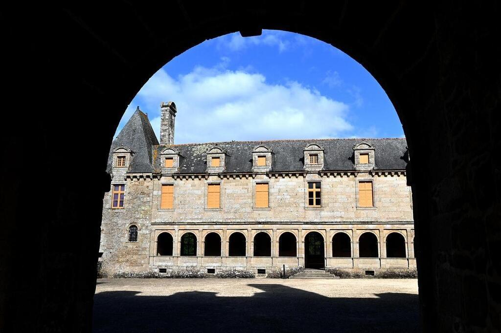 REPORTAGE De château à école de sorciers la magie a redonné vie au