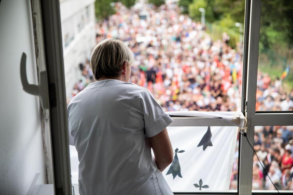 En Images Revivez La Forte Mobilisation De Soutien Au Service Des