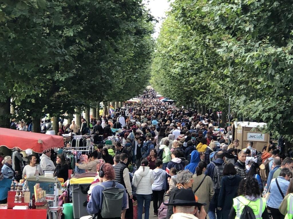 La Foire Saint Michel Attire La Foule Brest De Longues Files D