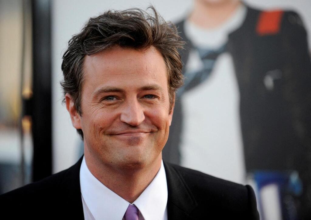 Lacteur Matthew Perry alias Chandler Bing dans la série Friends