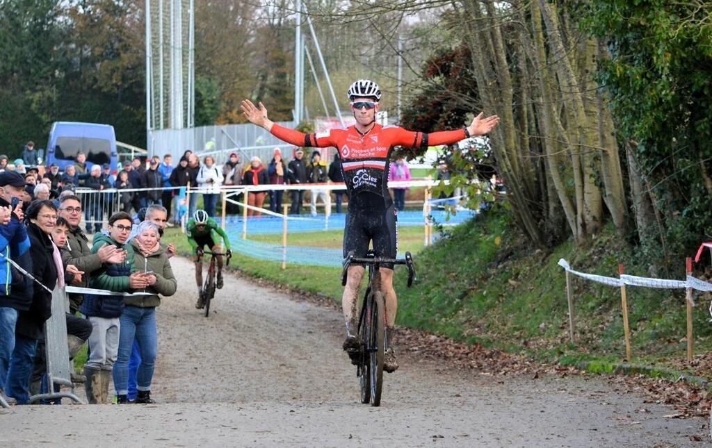 Cyclo Cross Yvonnick Lauger Vs Fertois Simpose Au Forceps Ballots