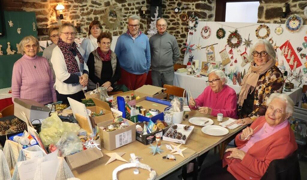 À Dinan les petites mains de la rue Saint Malo sont à louvrage pour