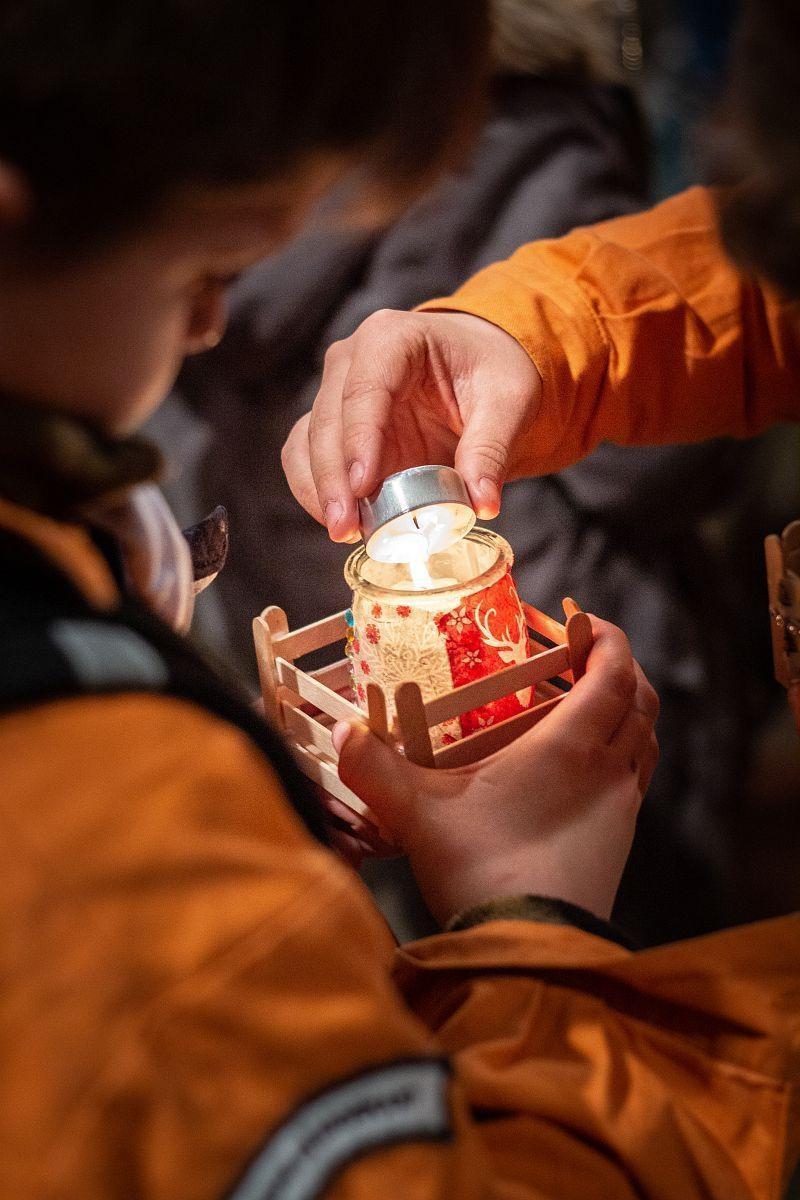 La Lumi Re De La Paix De Bethl Em Arrive Le D Cembre Sainte